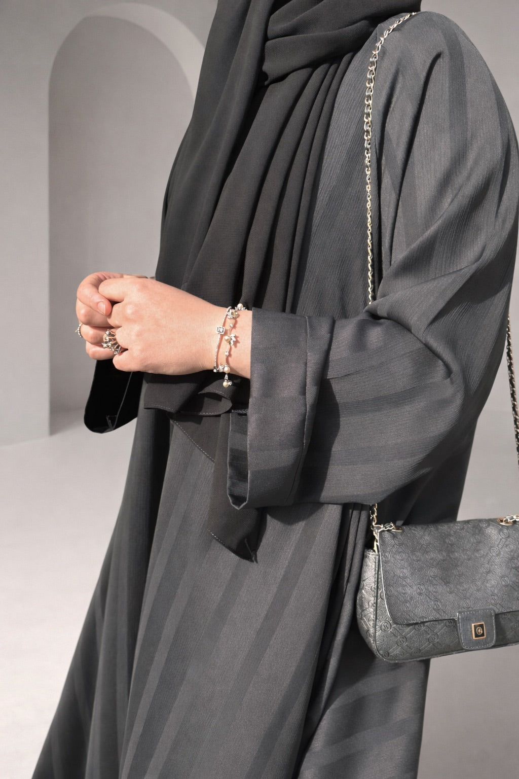 Black Sahra Abaya