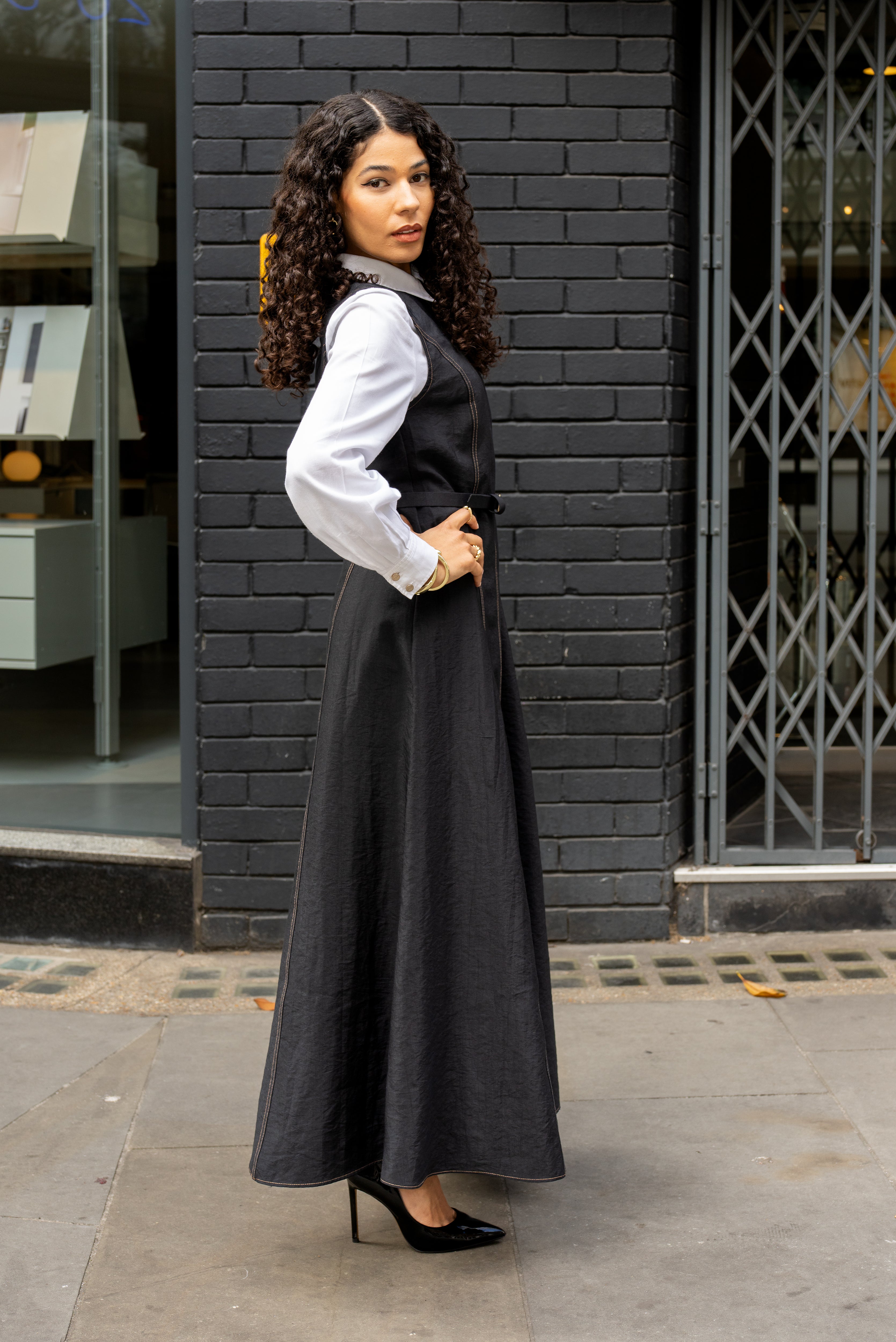 Black Sleeveless Fitted Maxi Dress With Belt